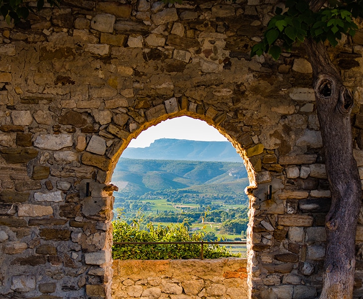 THE MAGNIFICENT MEDIEVAL VILLAGES OF PROVENCE