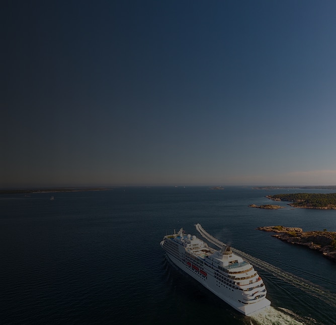 Seven Seas Navigator sailing at sea