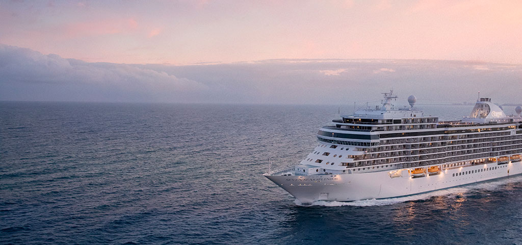 Schiff von Regent Seven Seas Cruises auf See