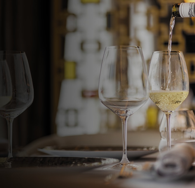 Wine glasses with white wine