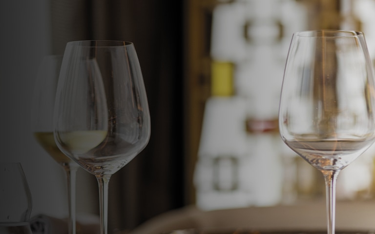 Wine glasses with white wine