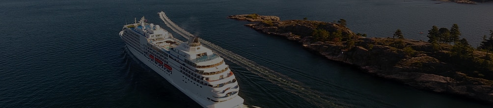 Seven Seas Navigator sailing at sea