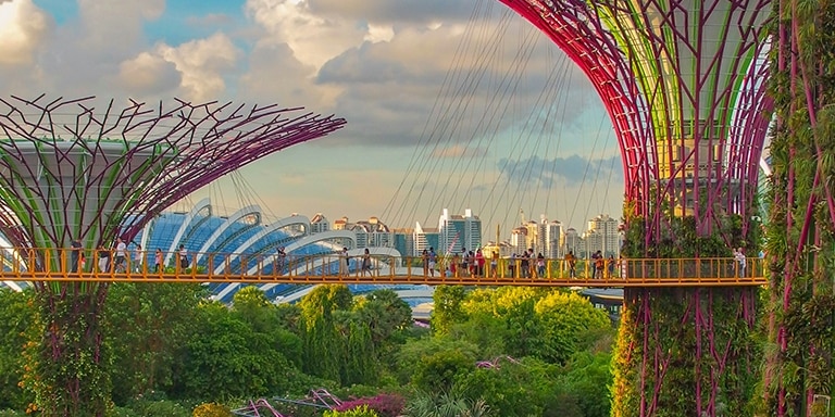 SINGAPORE'S TIMELESS CHARM