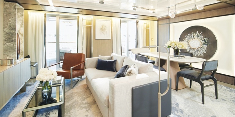 広々として豪華なクルーズのスイート - 上級スイート | Regent Seven