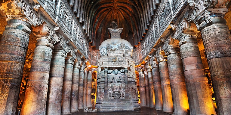 GRUTAS DE AJANTA E ELLORA