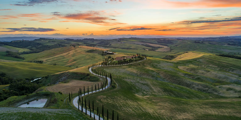 Sunset Wine Tasting & Dinner at a Tuscan Villa