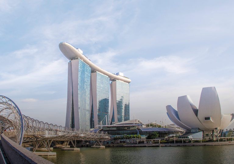 File:Interior of The Shoppes at Marina Bay Sands, Singapore.jpg